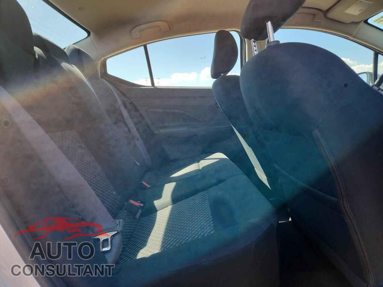 NISSAN VERSA 2024 - 3N1CN8DV7RL928359