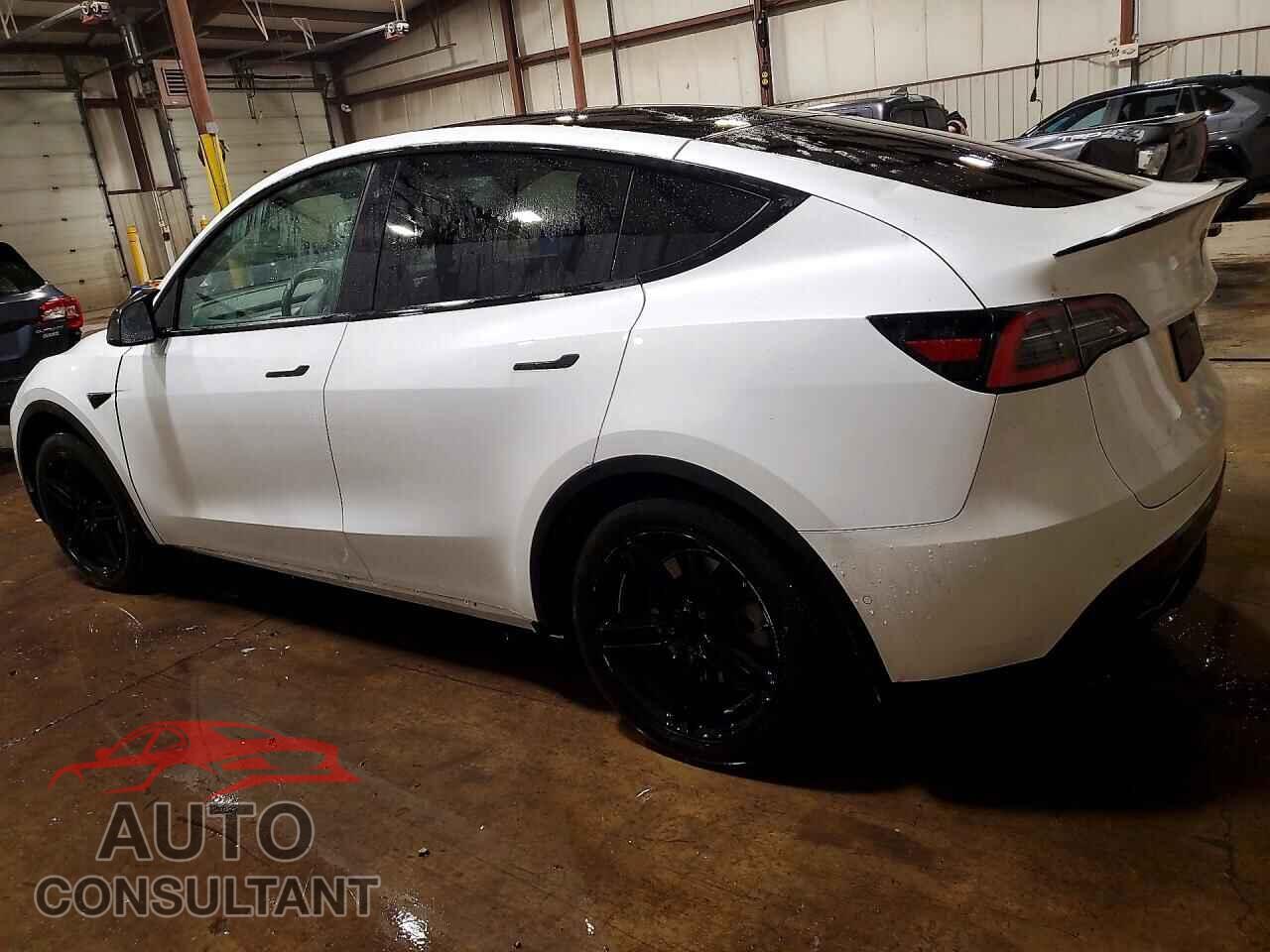 TESLA MODEL Y 2020 - 5YJYGDEEXLF044278