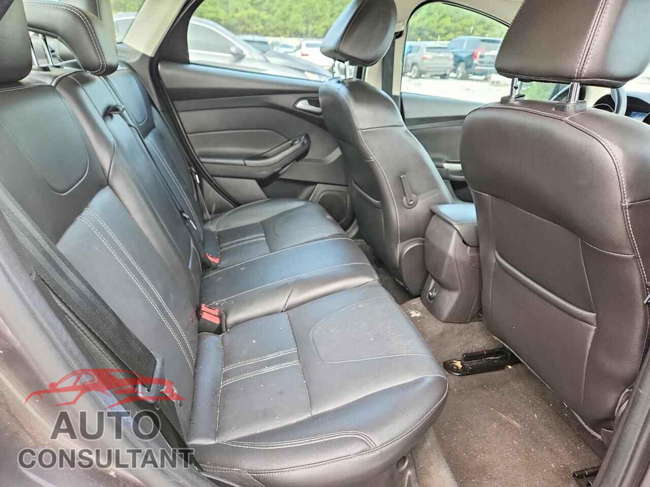 FORD FOCUS 2014 - 1FADP3F2XEL357575
