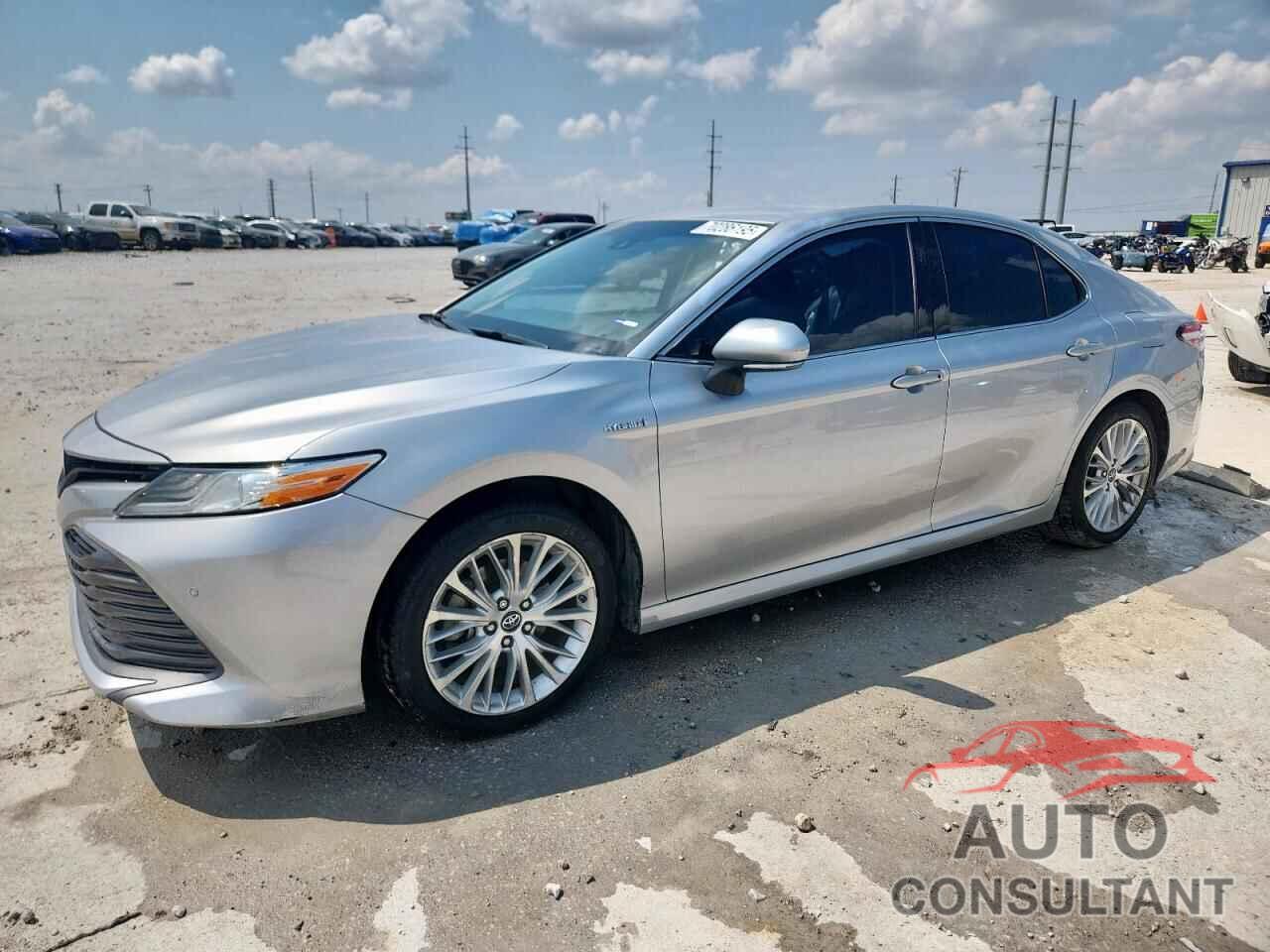 TOYOTA CAMRY 2018 - 4T1B21HK6JU501916