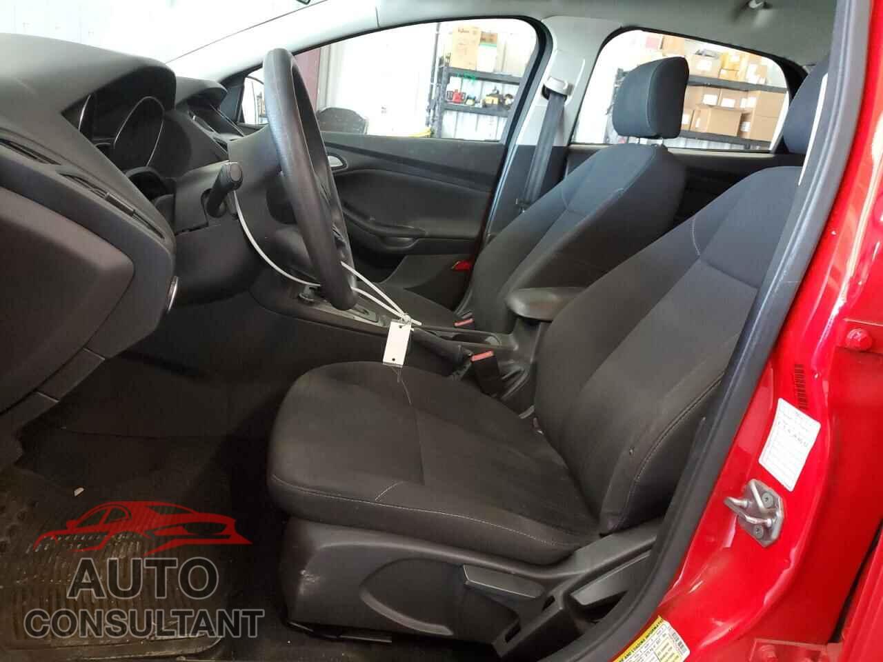 FORD FOCUS 2016 - 1FADP3K27GL286098