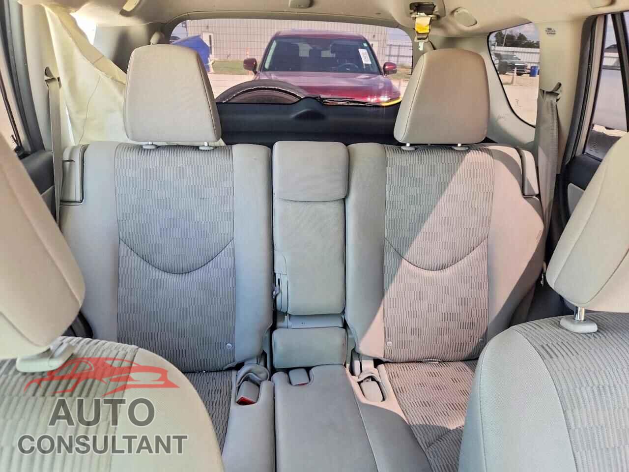 TOYOTA RAV4 2011 - 2T3KF4DV2BW094921
