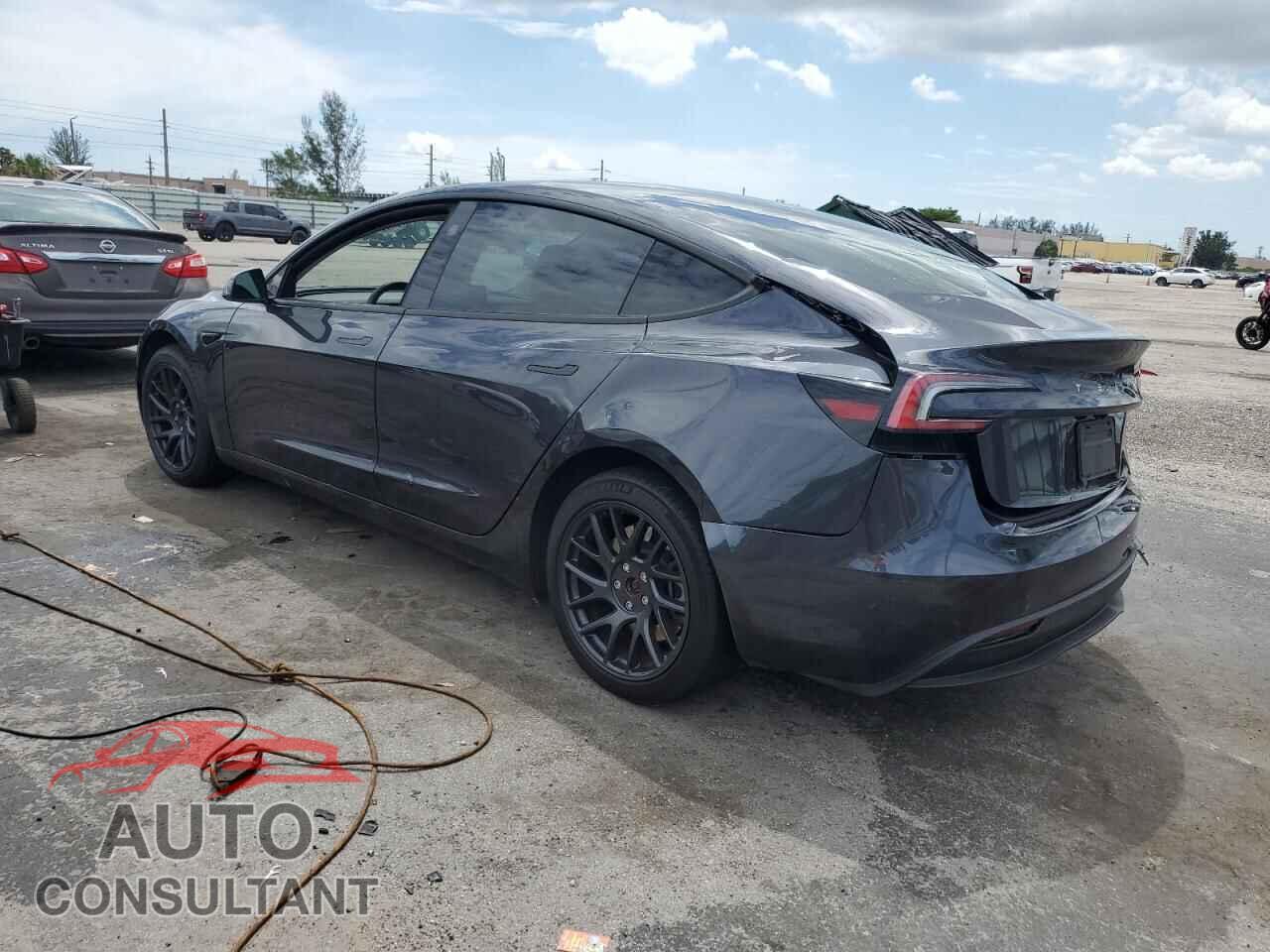 TESLA MODEL 3 2024 - 5YJ3E1EA9RF765096