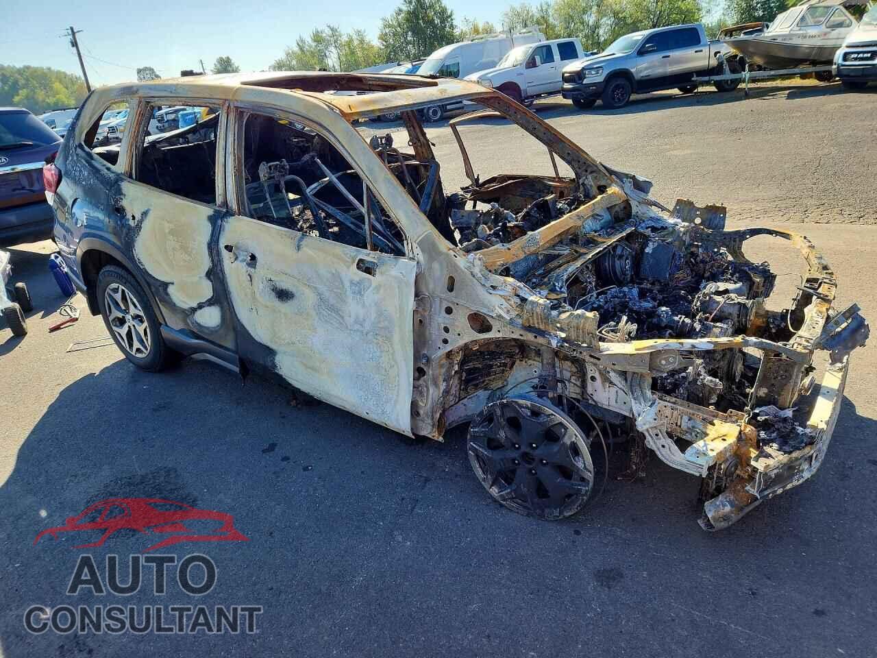 SUBARU FORESTER 2019 - JF2SKAGC0KH558901