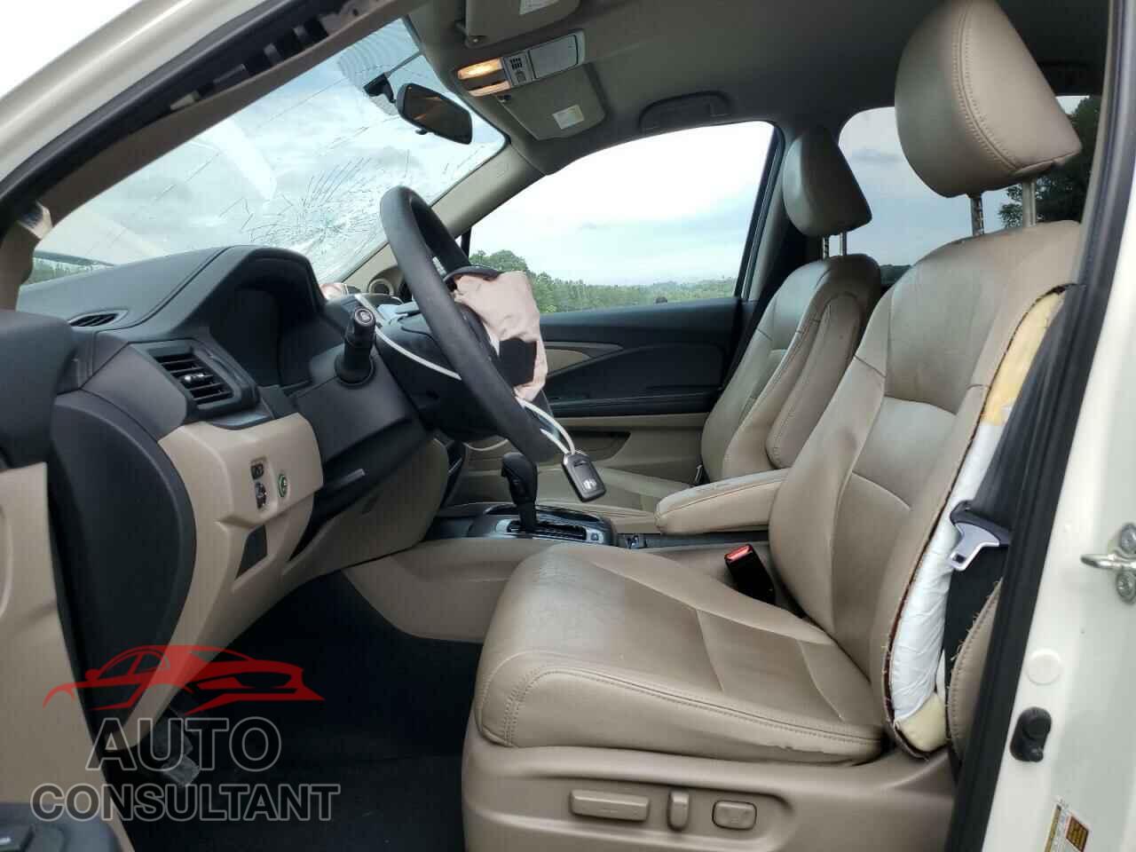 HONDA PILOT 2017 - 5FNYF5H39HB018751