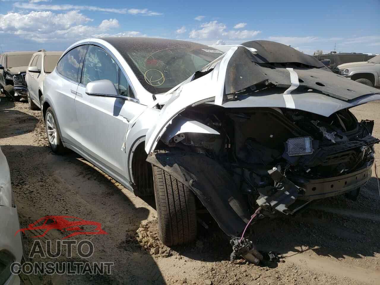 TESLA MODEL X 2018 - 5YJXCBE20JF112991