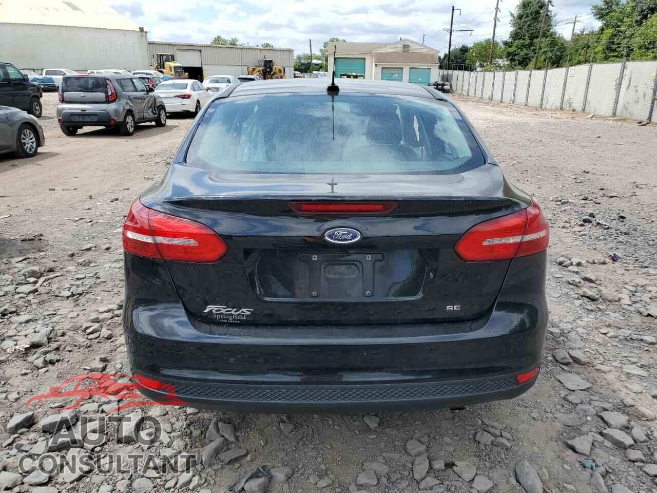 FORD FOCUS 2018 - 1FADP3F22JL318599