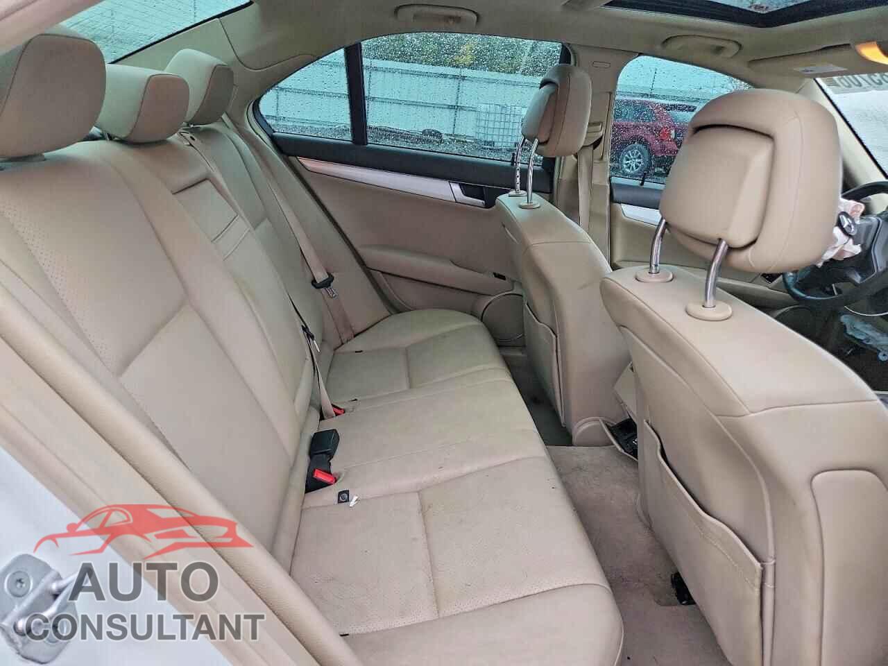 MERCEDES-BENZ C-CLASS 2013 - WDDGF8AB7DA822456