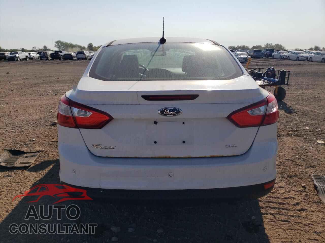FORD FOCUS 2012 - 1FAHP3H26CL346570