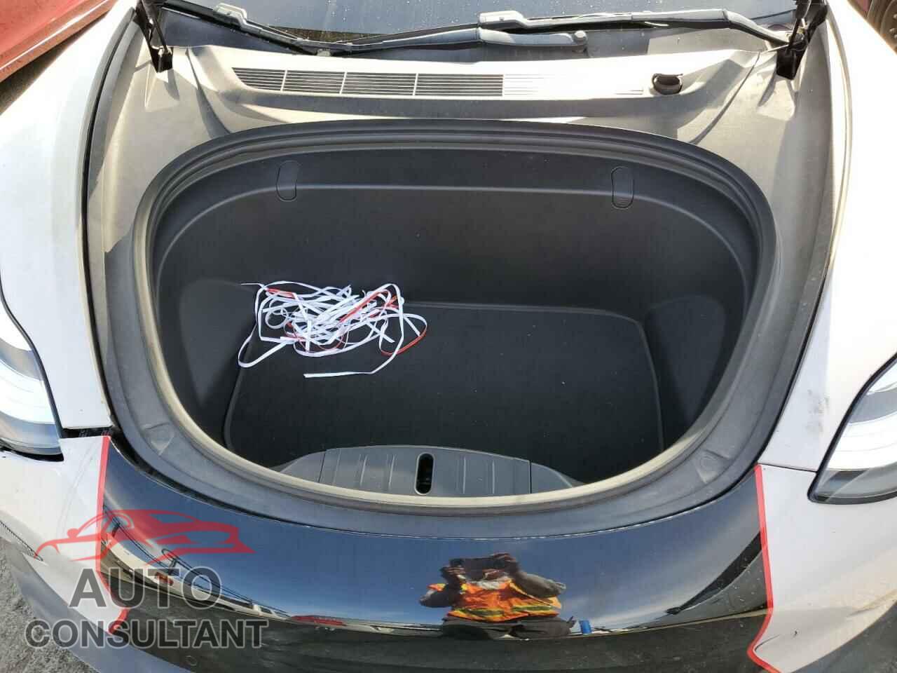 TESLA MODEL 3 2018 - 5YJ3E1EBXJF055993