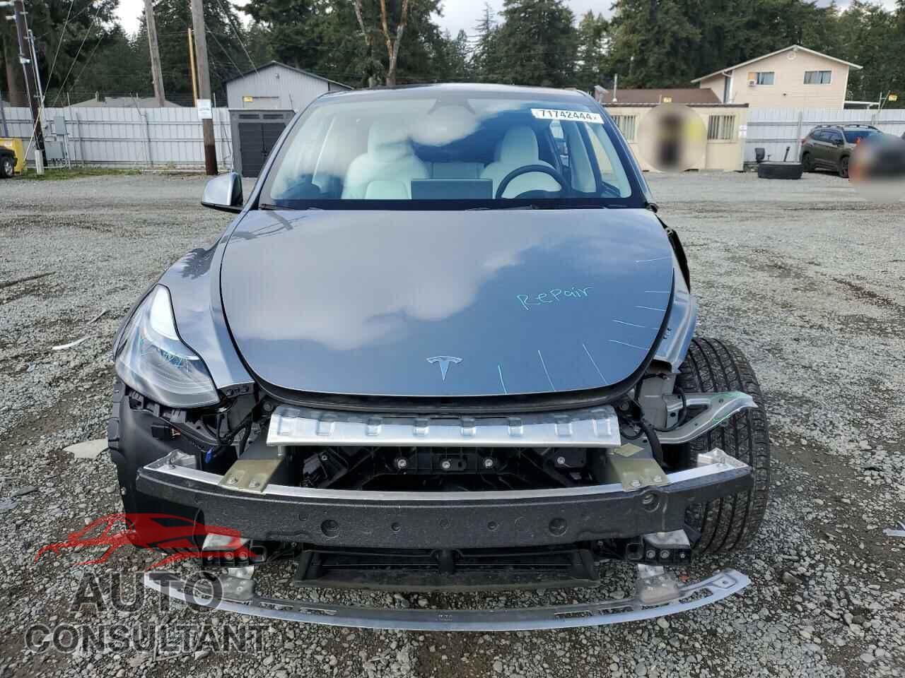 TESLA MODEL Y 2024 - 7SAYGDEE6RF104018