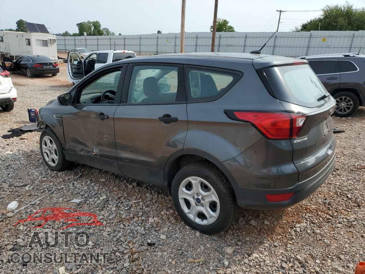 FORD ESCAPE 2019 - 1FMCU0F7XKUB01348