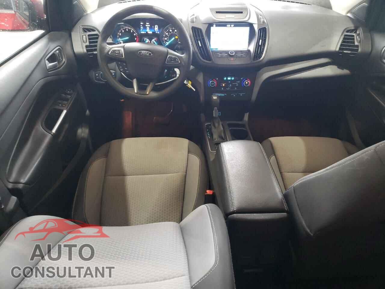 FORD ESCAPE 2017 - 1FMCU9GD1HUC57764