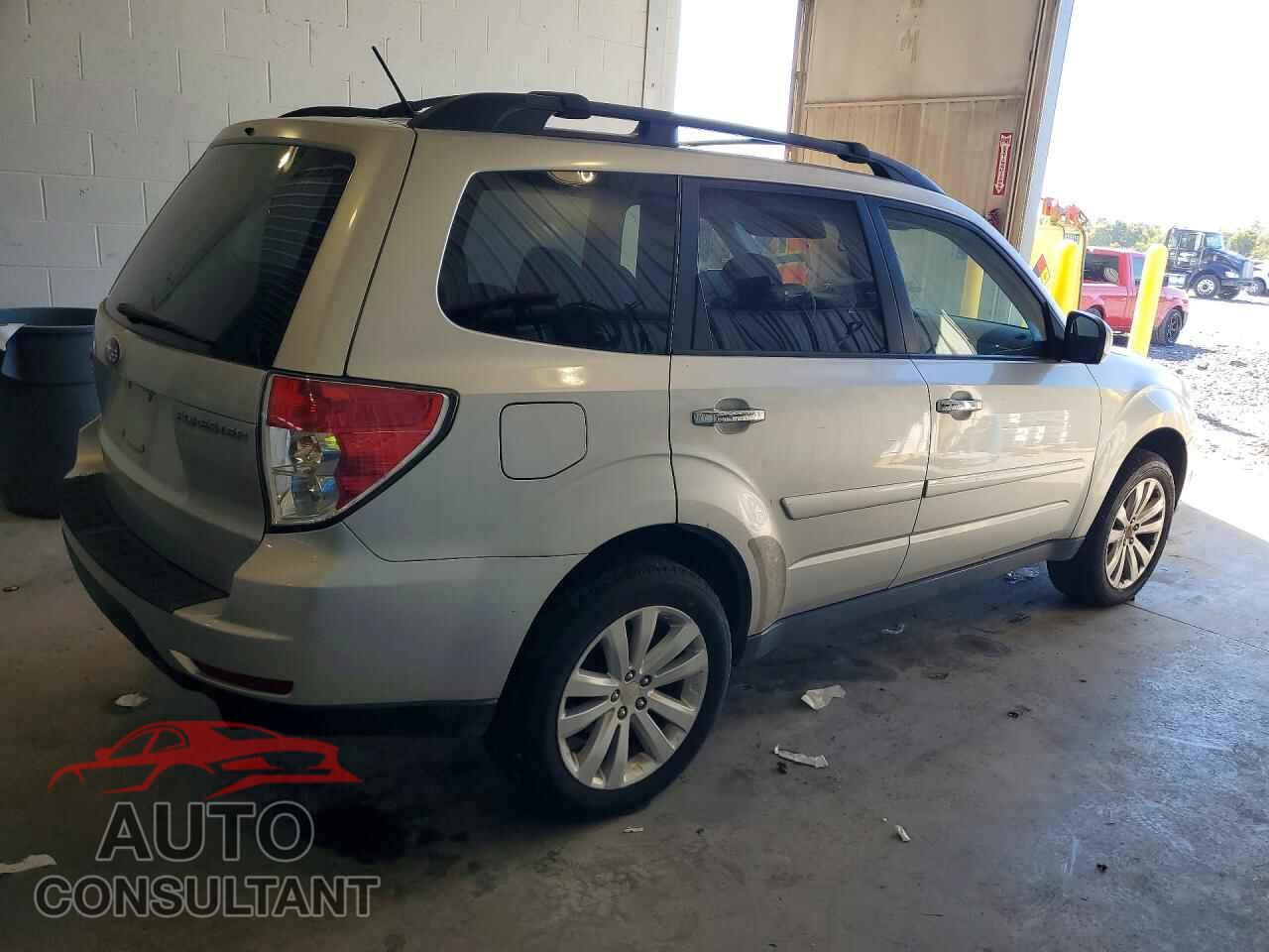 SUBARU FORESTER 2011 - JF2SHBDC3BH735952