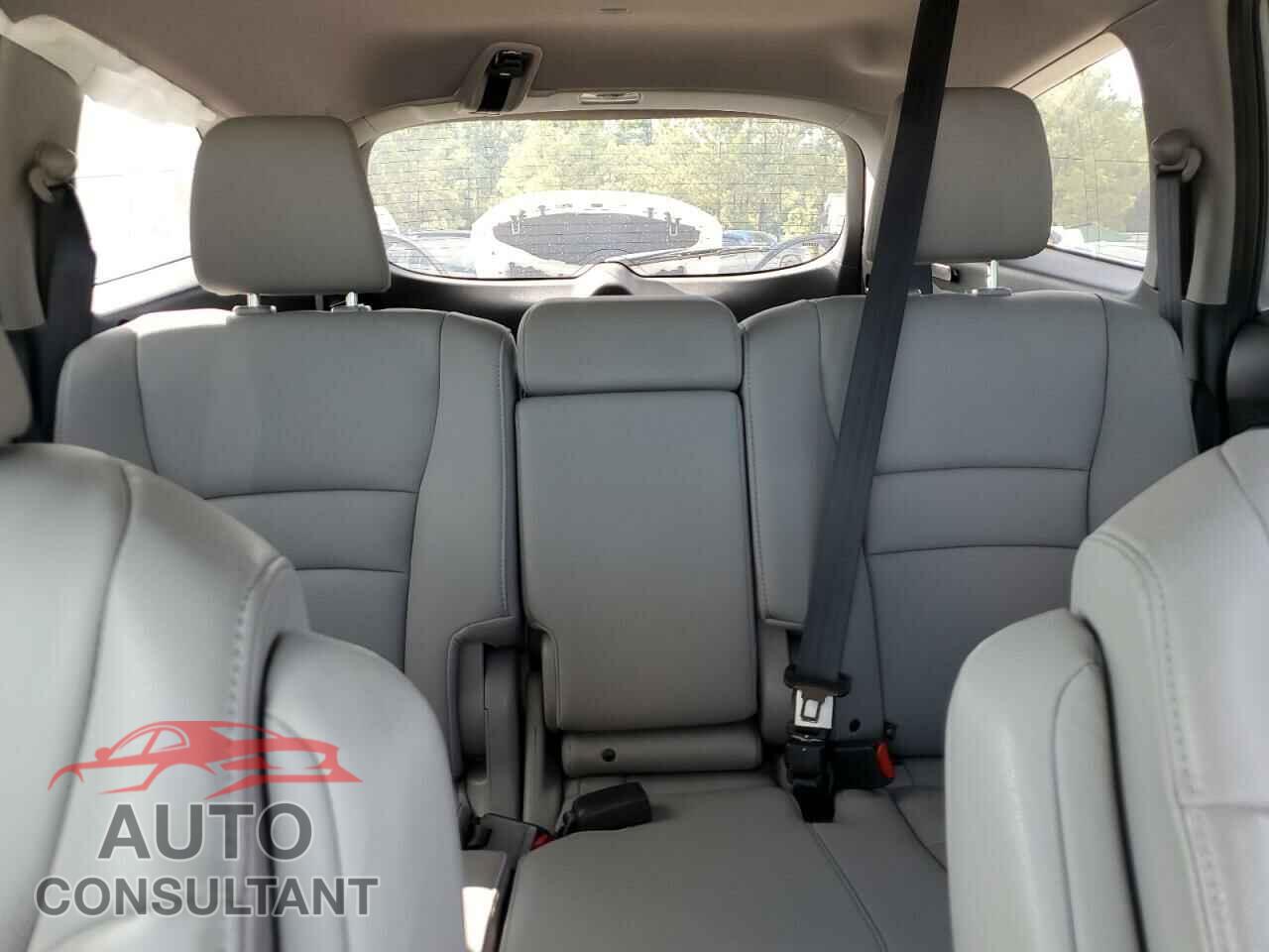 HONDA PILOT 2017 - 5FNYF5H97HB014069