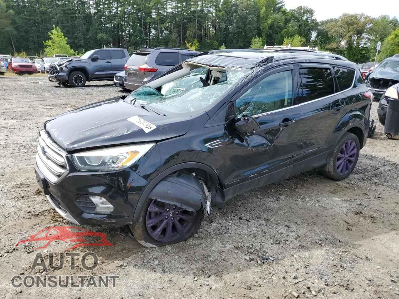 FORD ESCAPE 2017 - 1FMCU9J94HUC70187