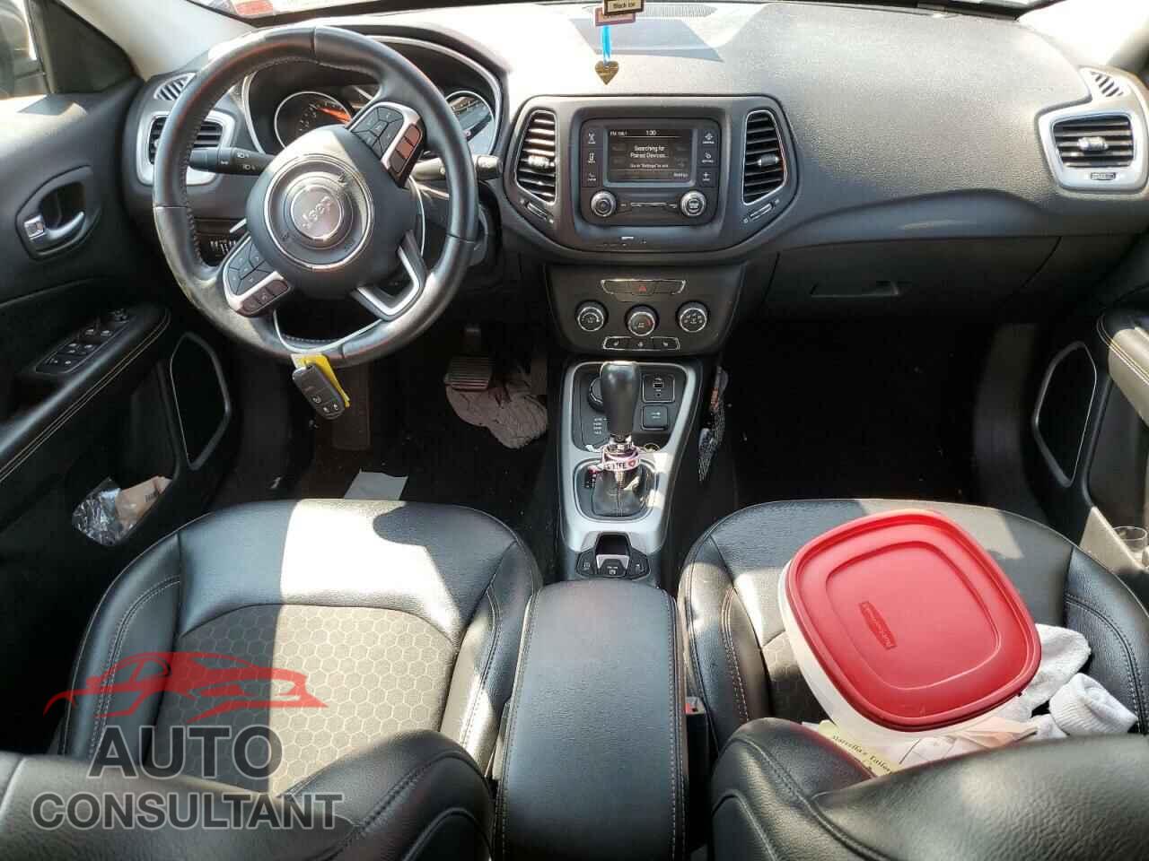 JEEP COMPASS 2018 - 3C4NJDBBXJT348921