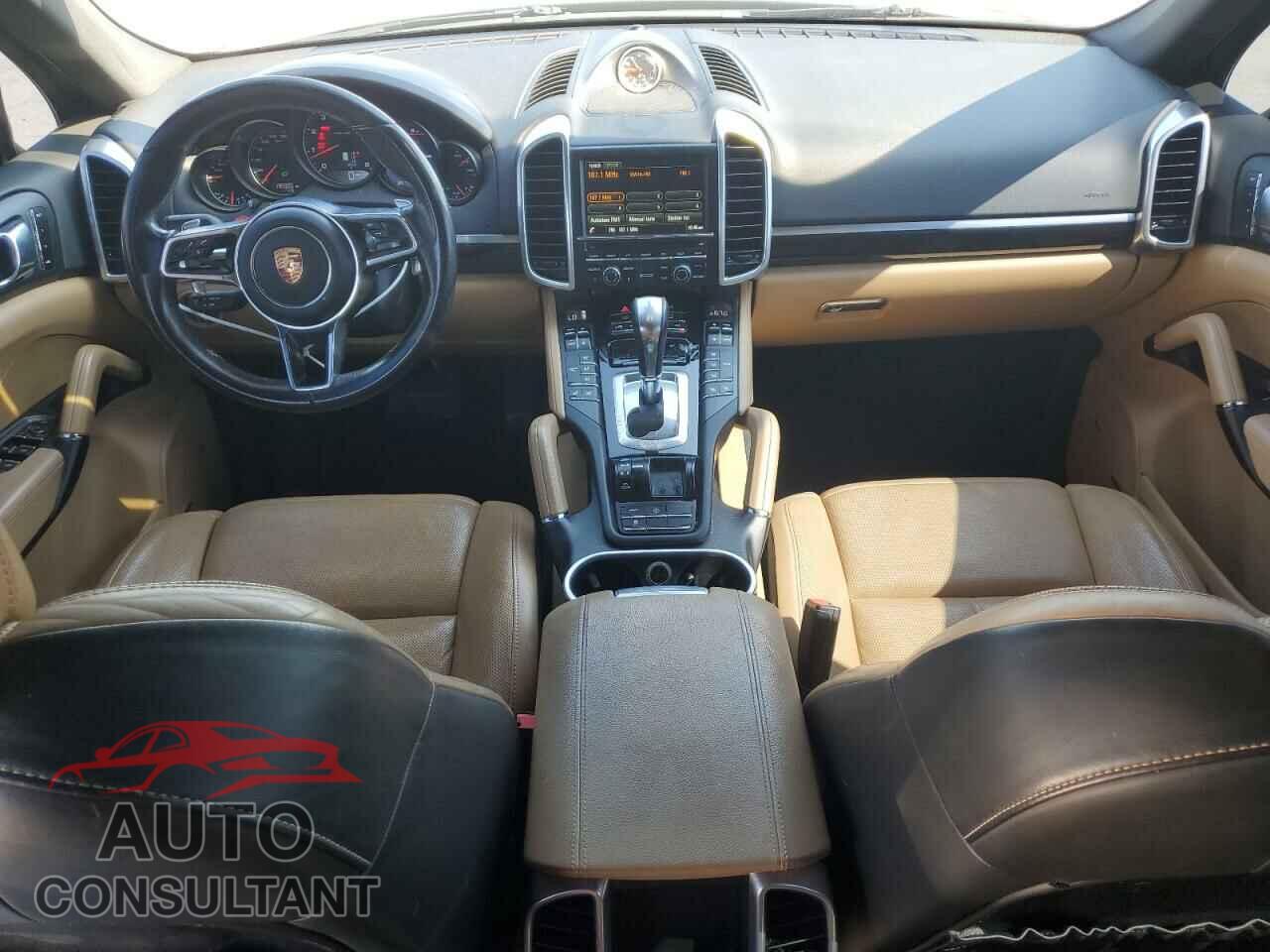 PORSCHE CAYENNE 2016 - WP1AA2A24GLA00880