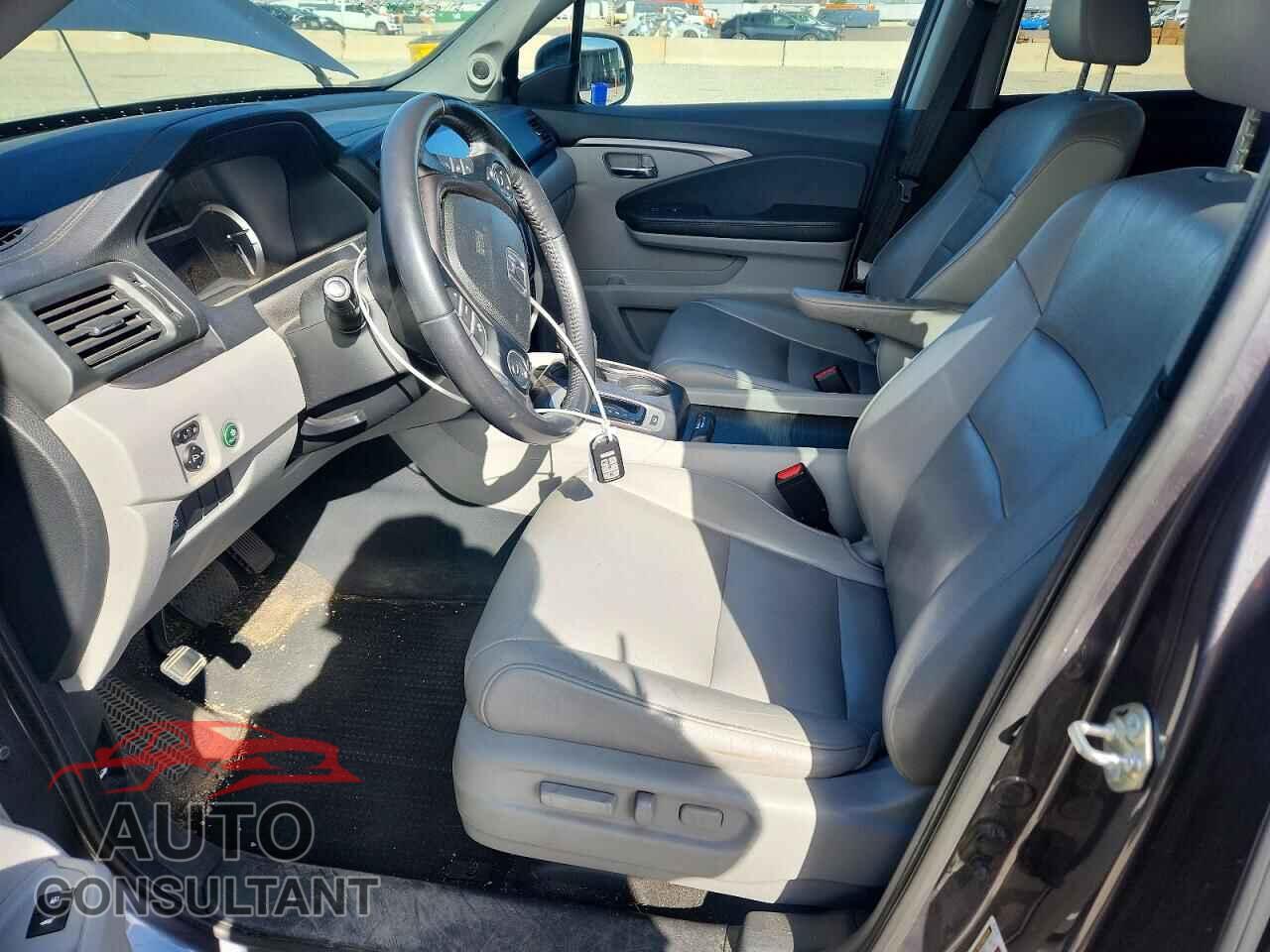 HONDA PILOT 2017 - 5FNYF6H81HB034234