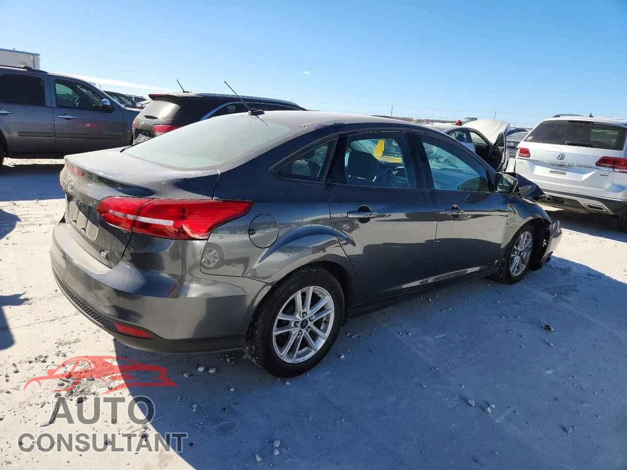 FORD FOCUS 2018 - 1FADP3F29JL210836