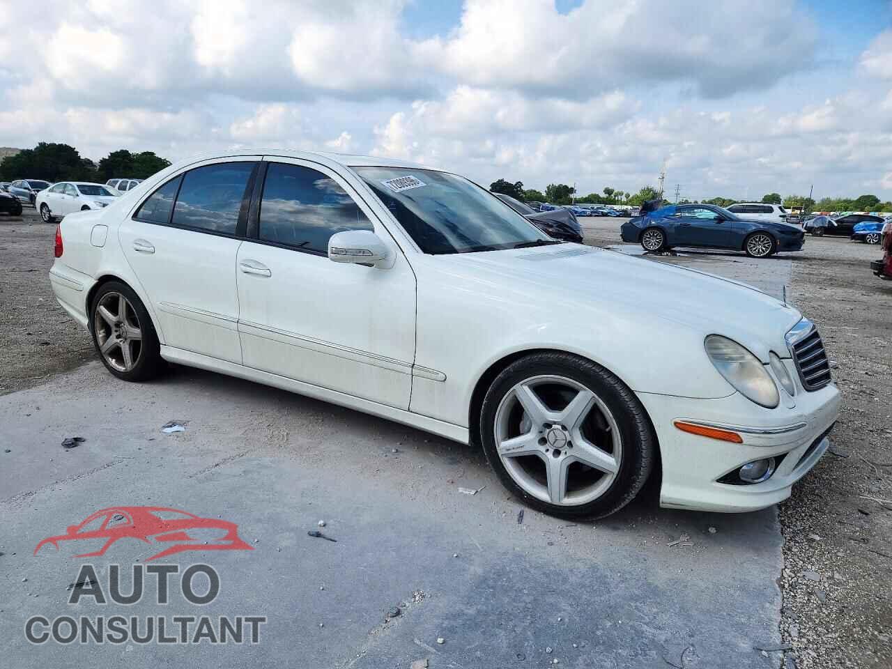 MERCEDES-BENZ E-CLASS 2009 - WDBUF56X59B372015