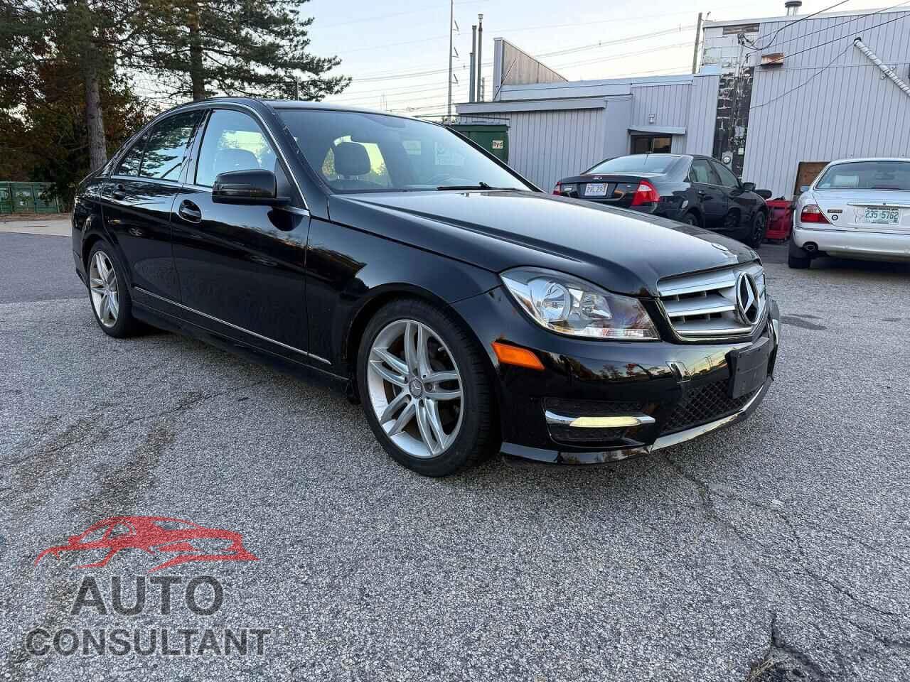 MERCEDES-BENZ C-CLASS 2012 - WDDGF8BB0CR204989