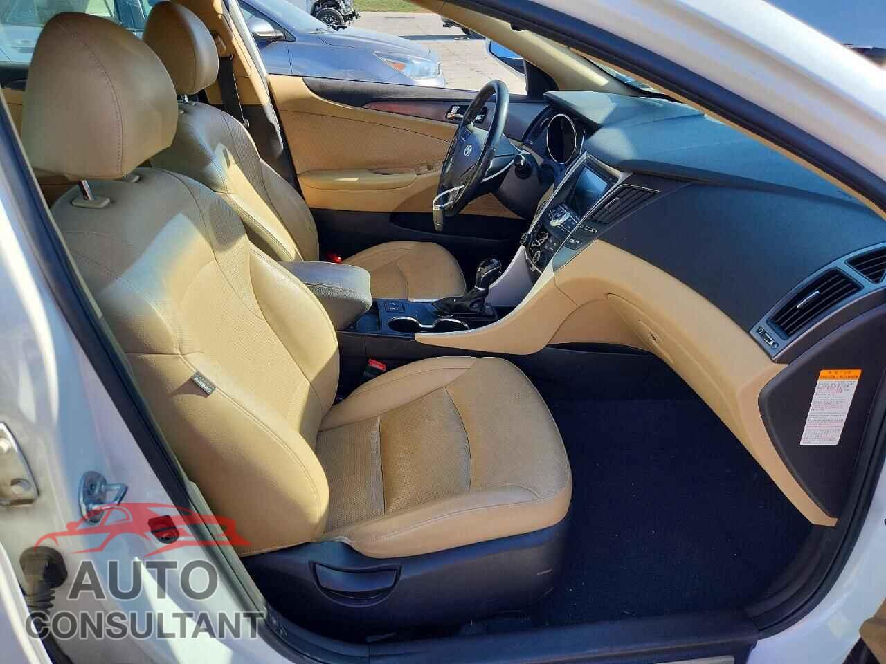 HYUNDAI SONATA 2014 - KMHEC4A48EA112483