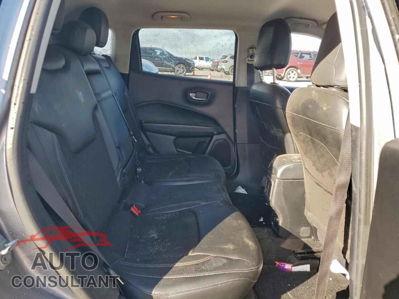 JEEP COMPASS 2018 - 3C4NJCBB9JT181784