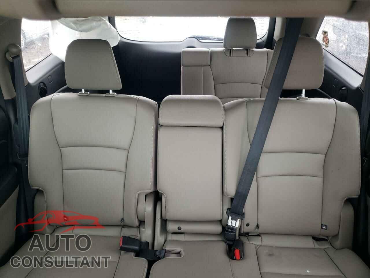 HONDA PILOT 2018 - 5FNYF6H92JB016209