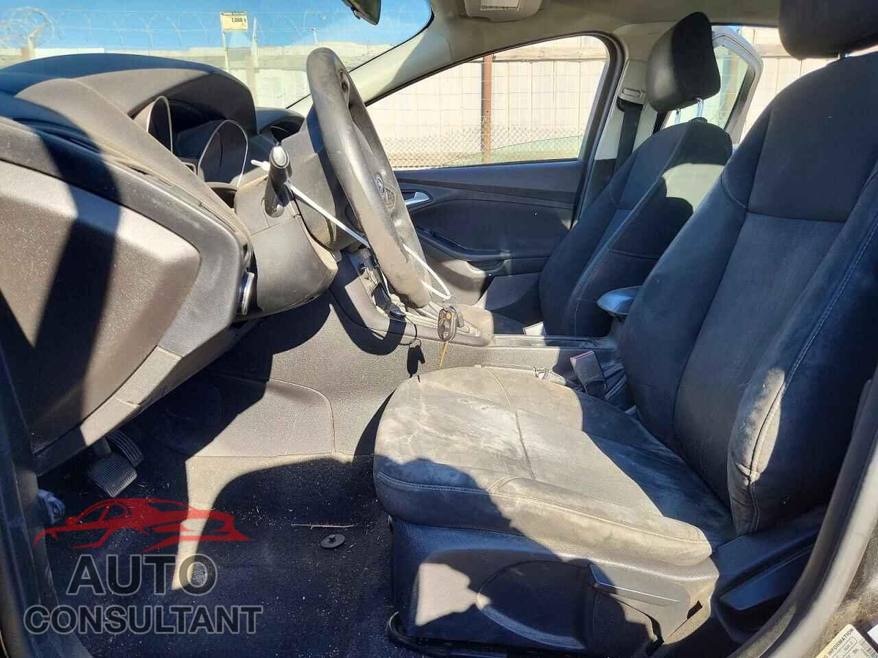 FORD FOCUS 2015 - 1FADP3K24FL289930