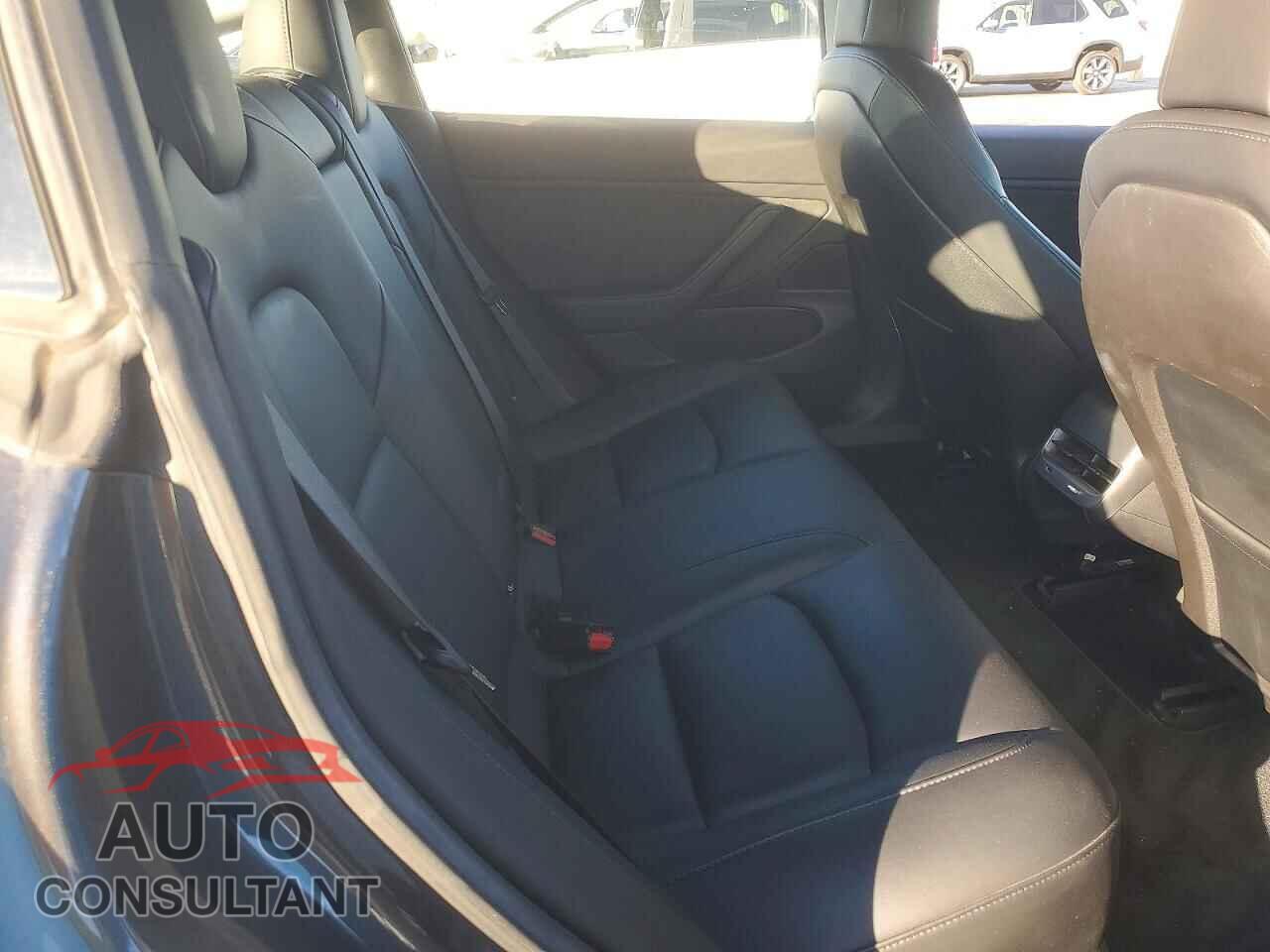 TESLA MODEL 3 2018 - 5YJ3E1EA0JF021939