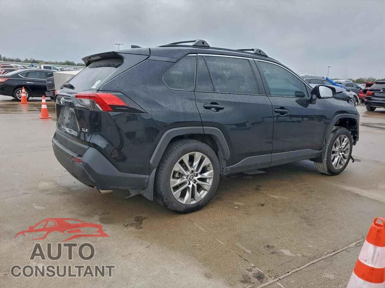 TOYOTA RAV4 2023 - 2T3C1RFV4PC246476