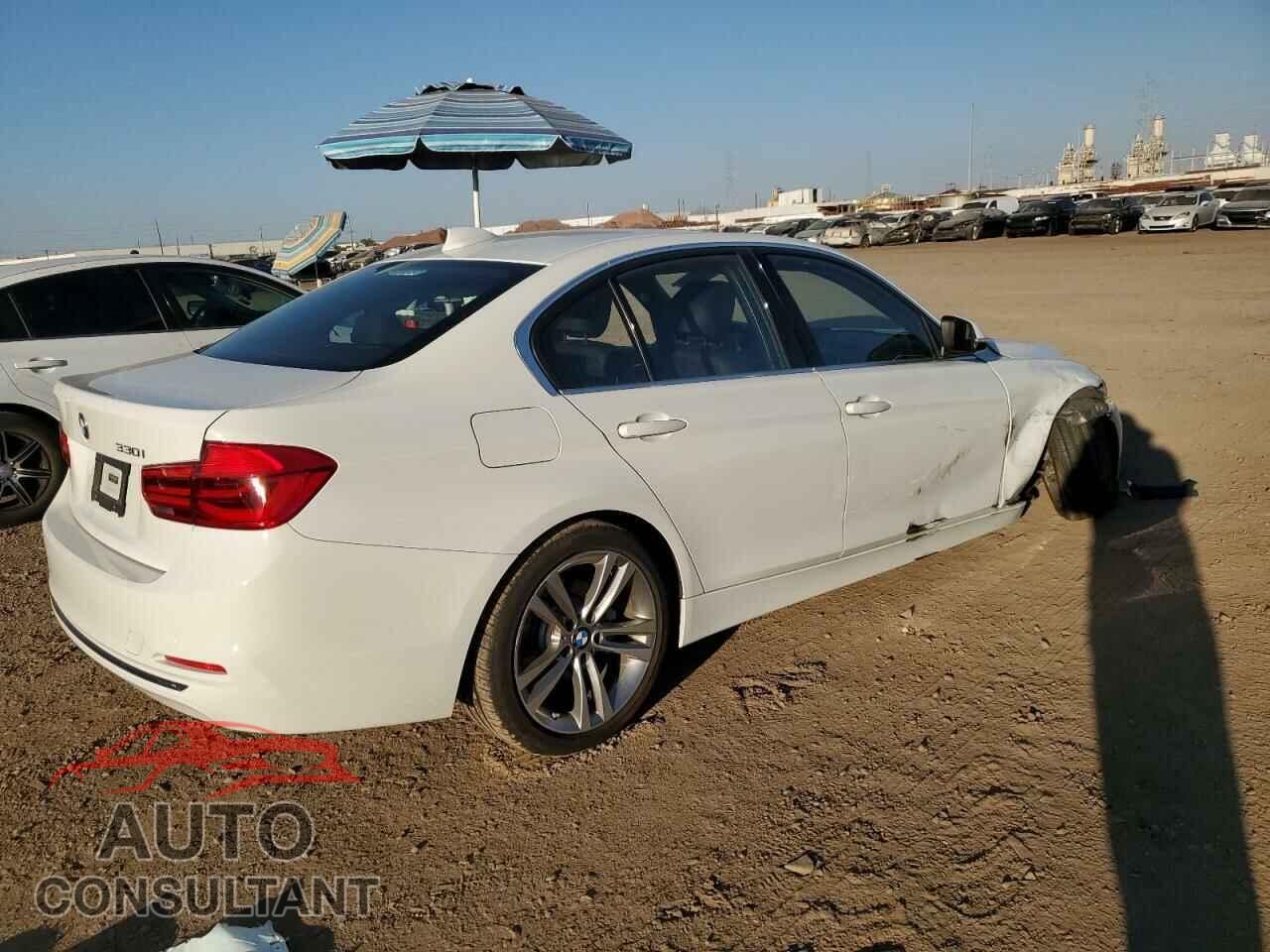 BMW 3 SERIES 2018 - WBA8B9C53JEE82542