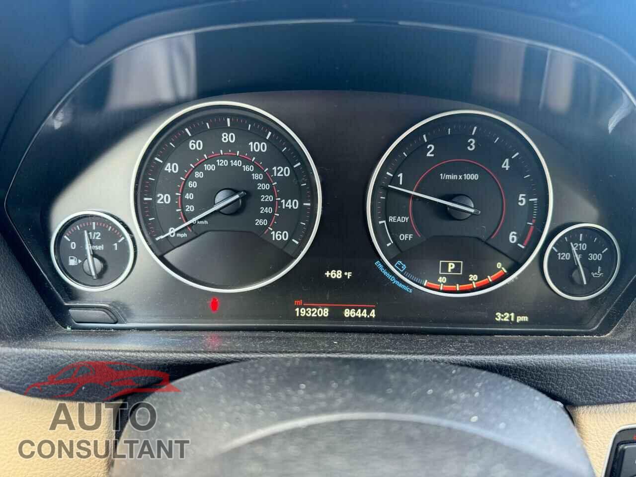BMW 3 SERIES 2017 - WBA8F1C52HK439342
