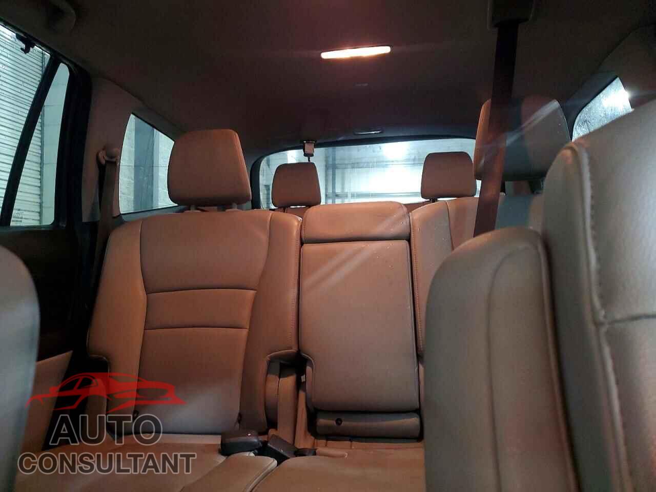 HONDA PILOT 2016 - 5FNYF6H84GB016292
