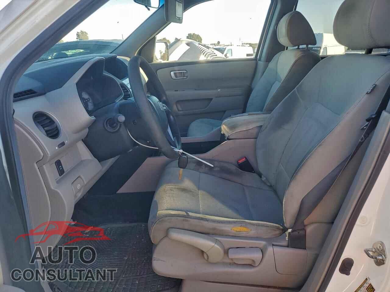 HONDA PILOT 2011 - 5FNYF4H28BB088024
