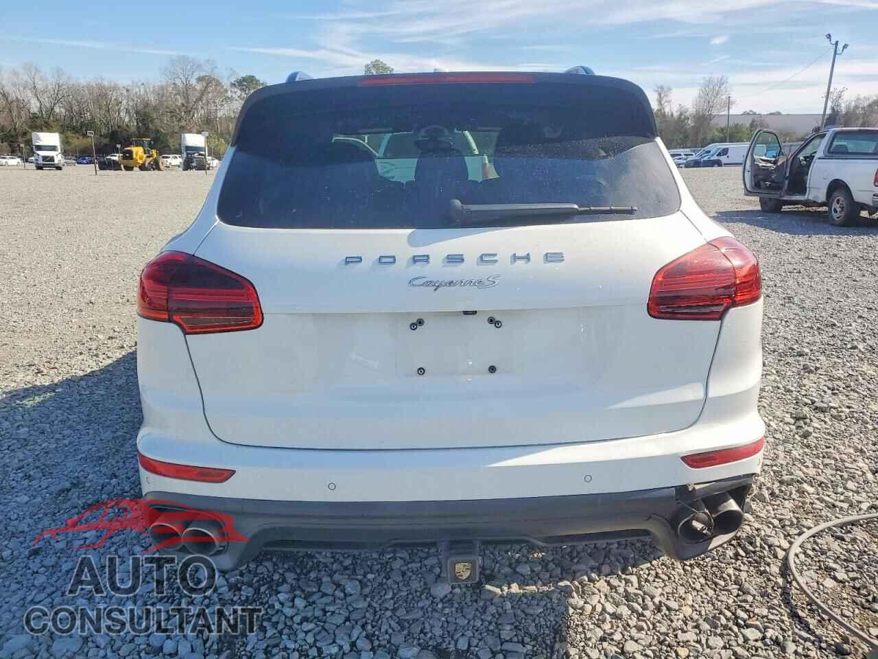 PORSCHE CAYENNE 2018 - WP1AB2A26JLA60891