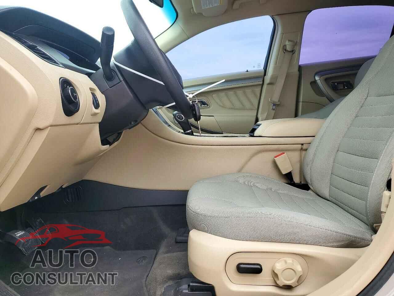 FORD TAURUS 2018 - 1FAHP2D84JG117542