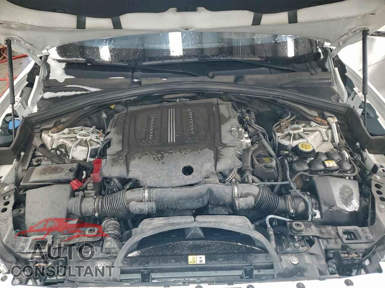 JAGUAR F-PACE 2017 - SADCK2BV8HA895811
