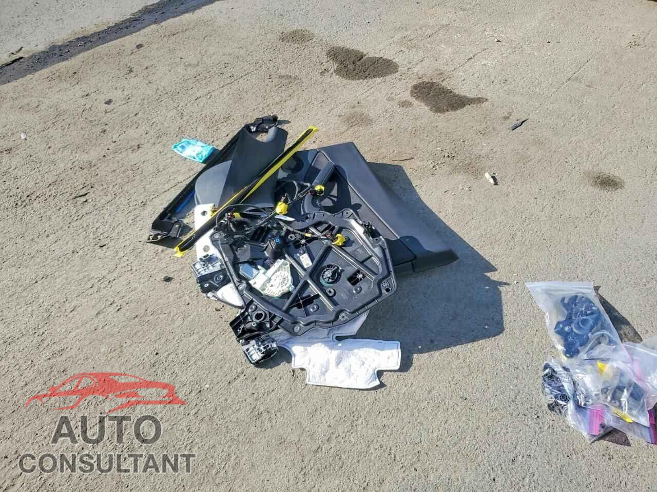 TESLA MODEL Y 2020 - 5YJYGDEEXLF009367