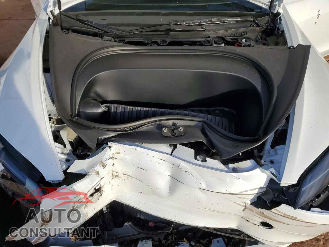 TESLA MODEL 3 2024 - 5YJ3E1EA7RF833752