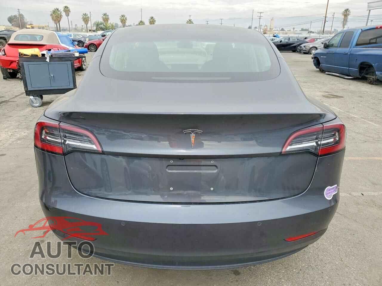 TESLA MODEL 3 2018 - 5YJ3E1EA7JF045378
