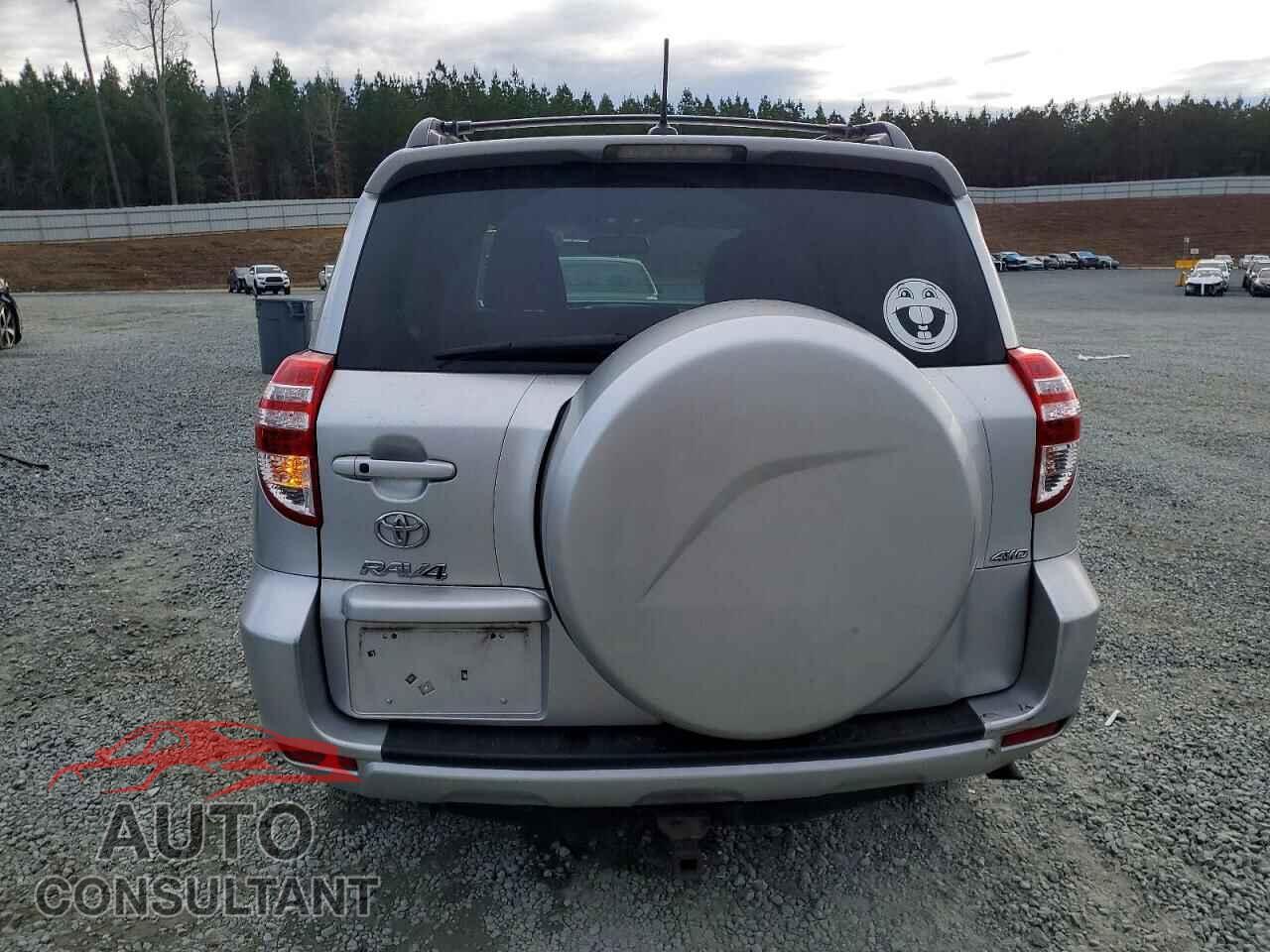 TOYOTA RAV4 2011 - 2T3DF4DV8BW170165