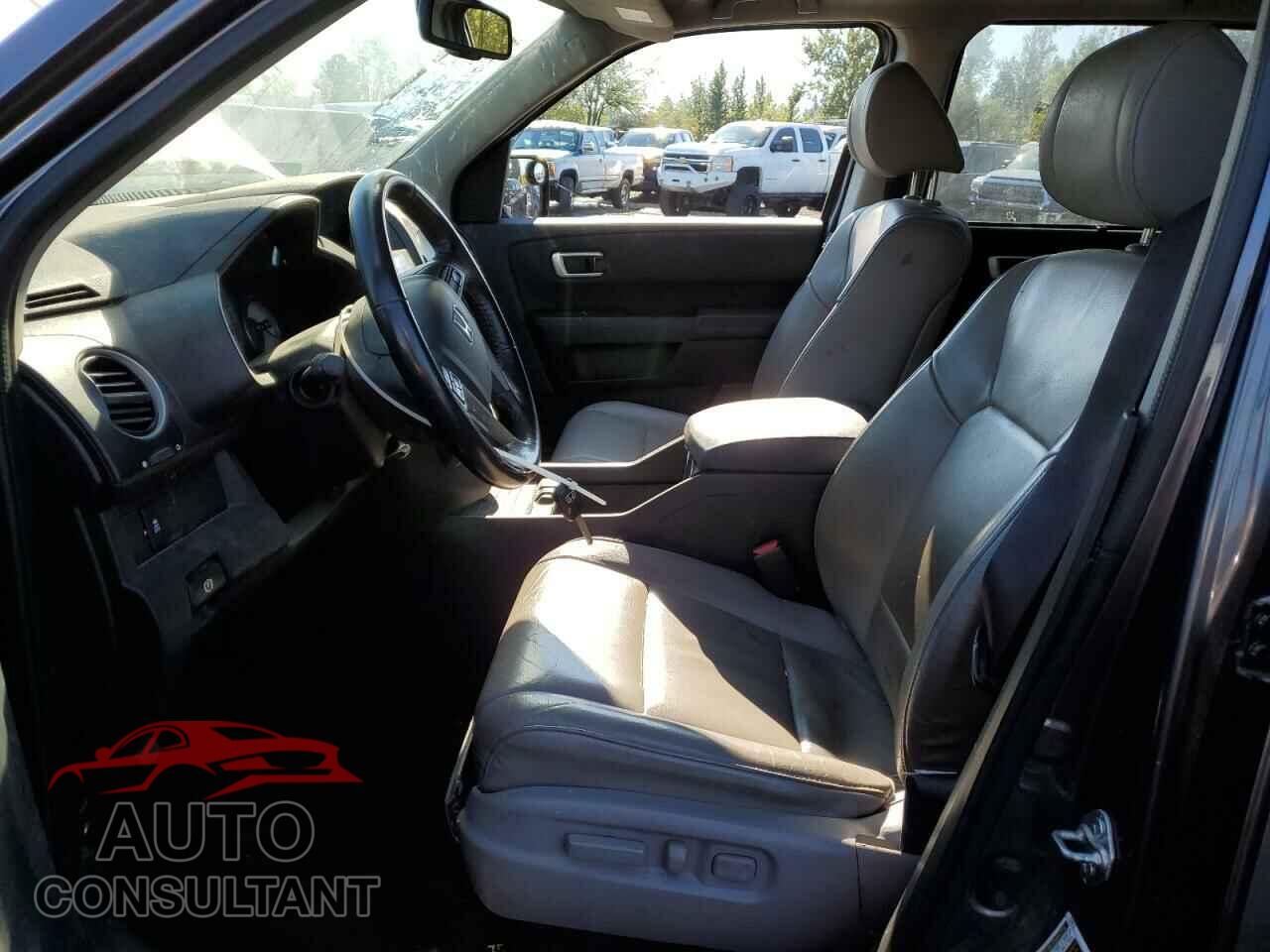 HONDA PILOT 2015 - 5FNYF4H57FB020135