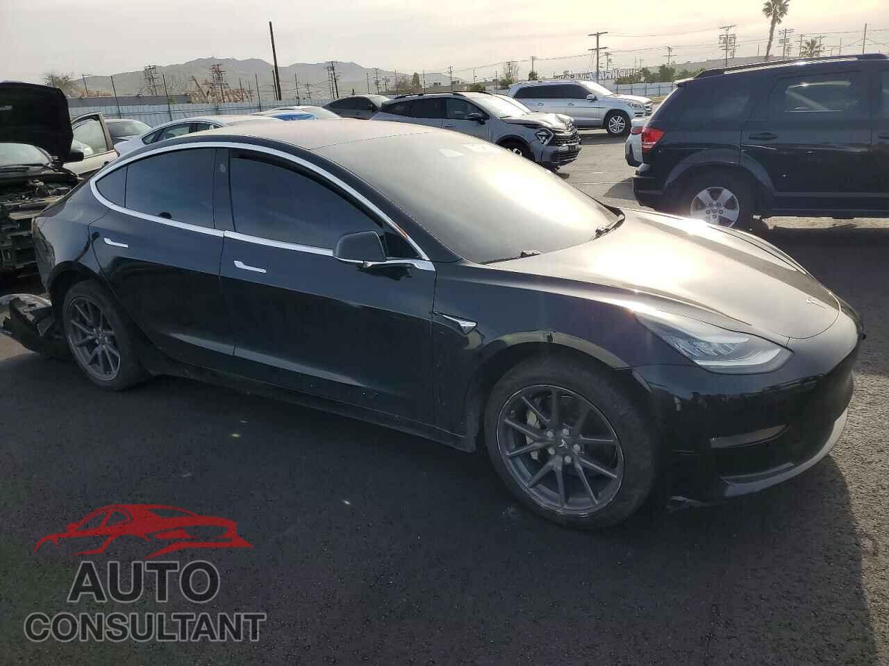 TESLA MODEL 3 2019 - 5YJ3E1EA5KF296689