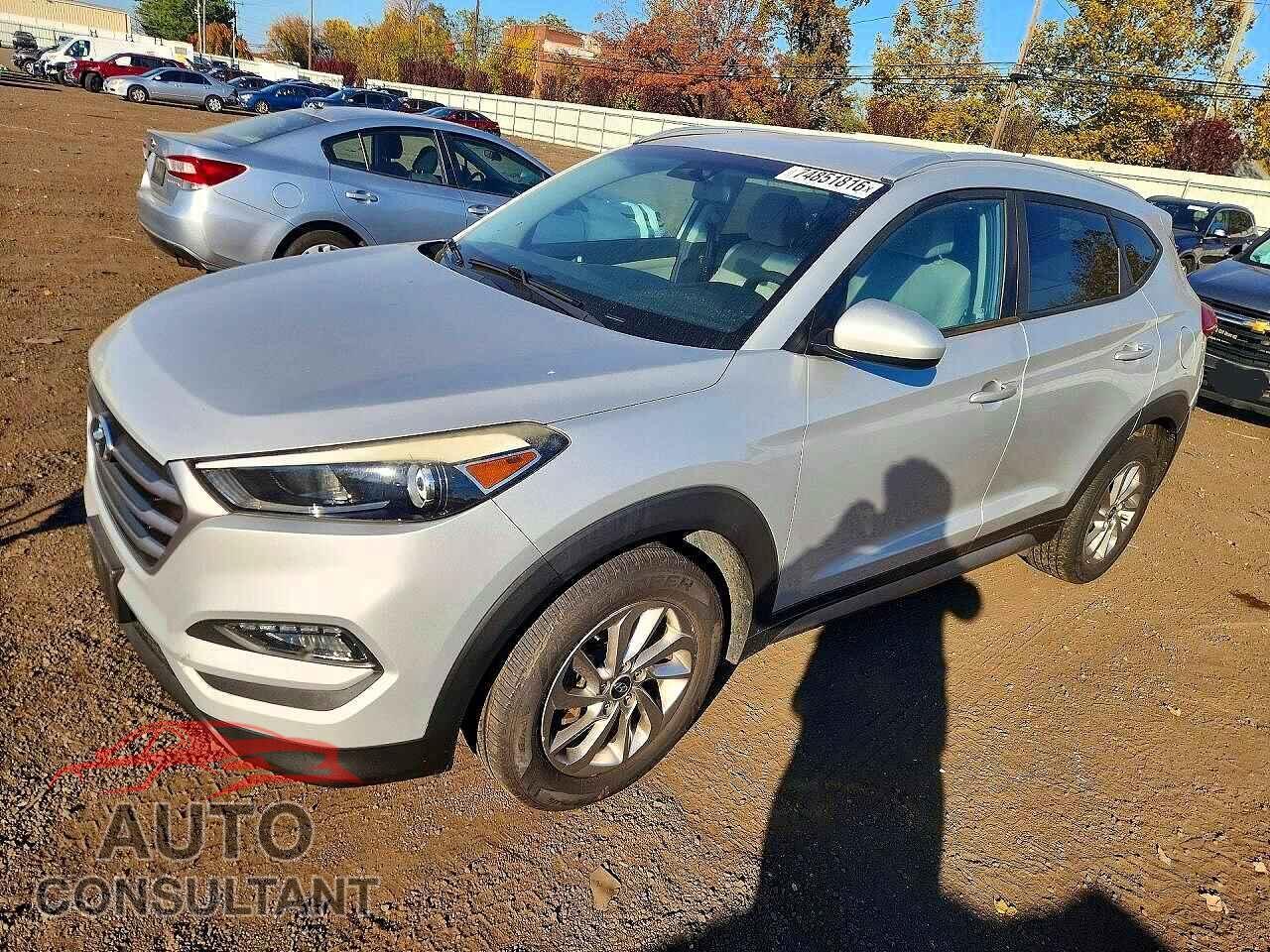 HYUNDAI TUCSON 2017 - KM8J3CA47HU291952