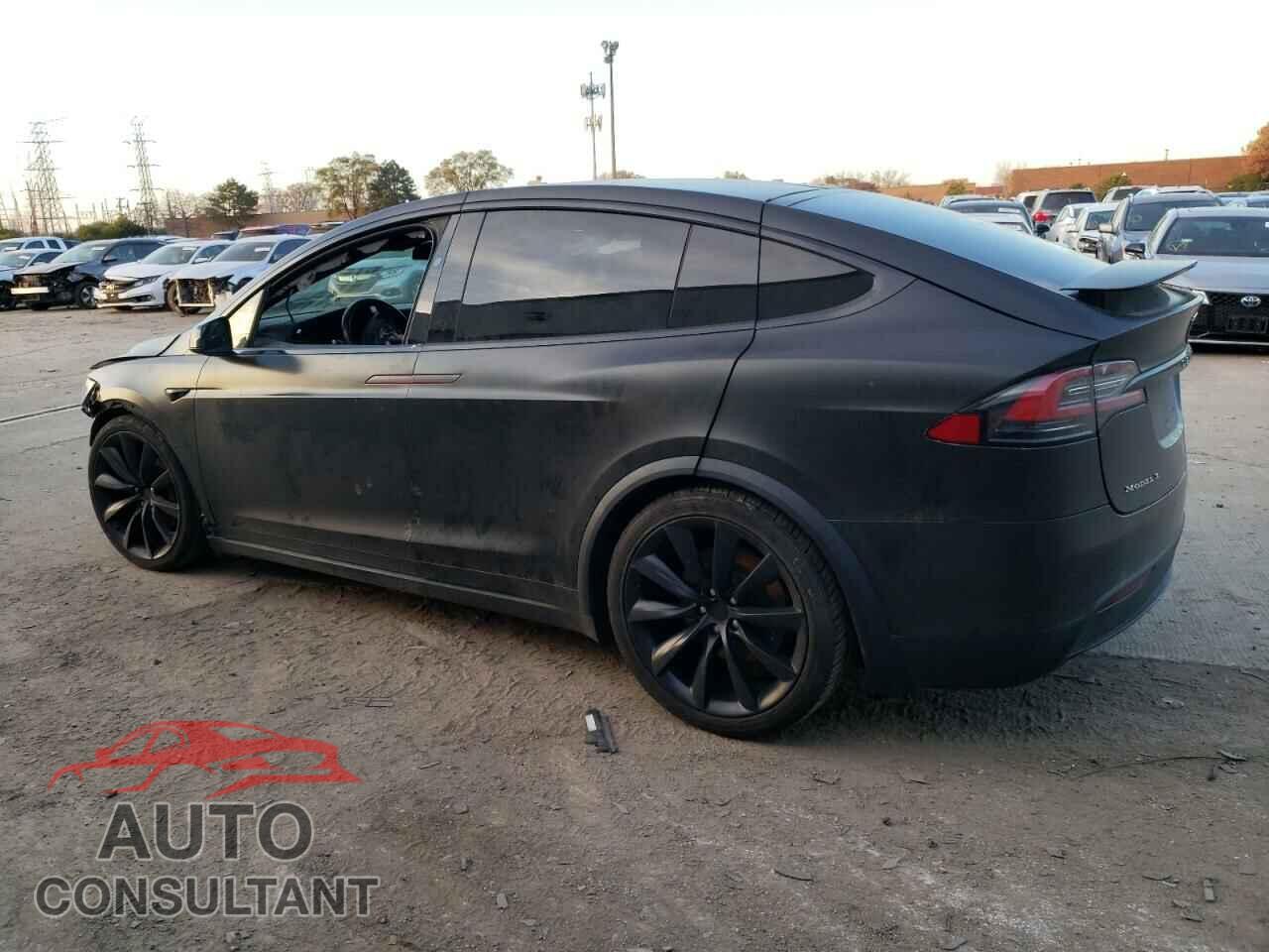 TESLA MODEL X 2018 - 5YJXCAE21JF123086