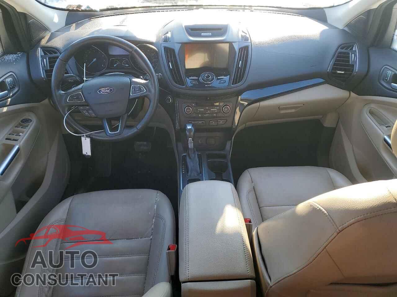 FORD ESCAPE 2017 - 1FMCU9JD3HUD63822