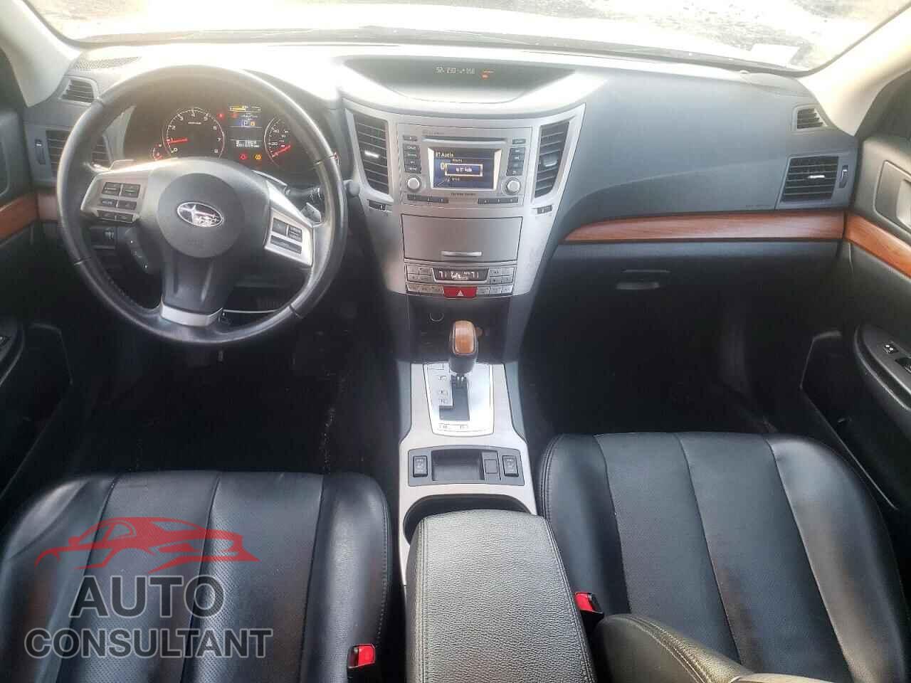 SUBARU OUTBACK 2013 - 4S4BRBKC2D3318364