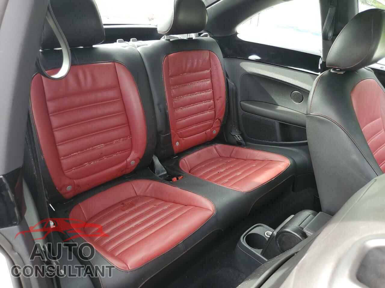VOLKSWAGEN BEETLE 2012 - 3VWV67ATXCM645274